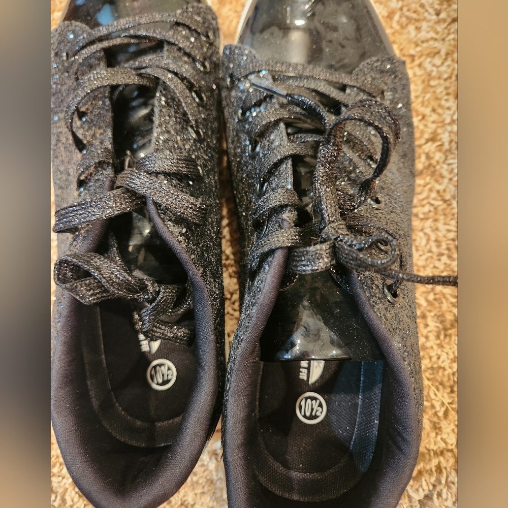 Shoes - Picture 3 of 4